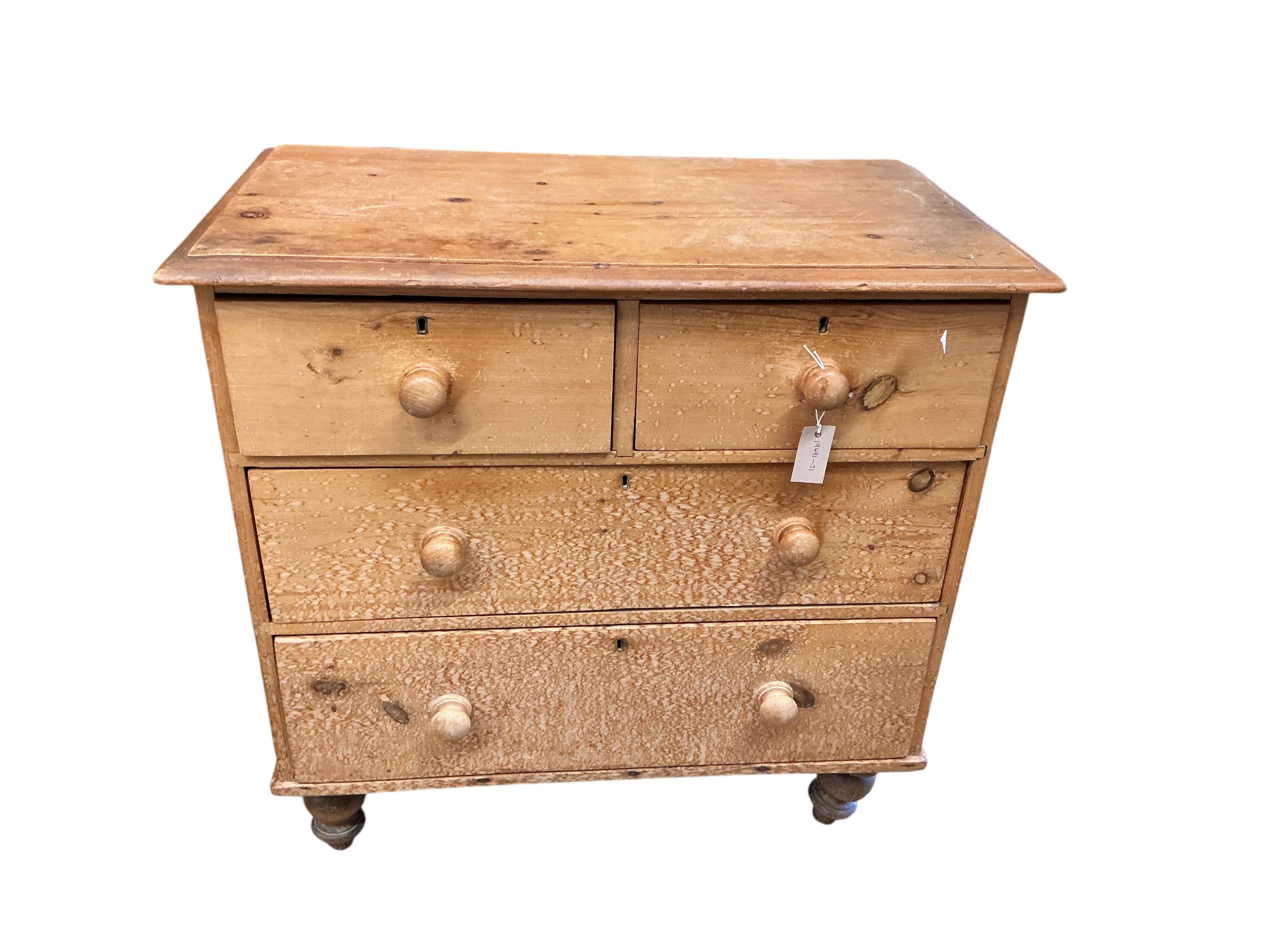 A small Victorian pine chest of drawers, width 86cm, depth 46cm, height 83cm